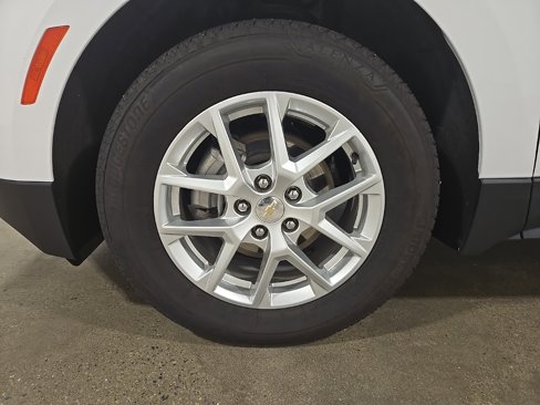 Used 2024 Chevrolet Equinox LT image 11