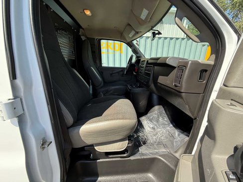 Used 2023 GMC Savana 2500 w/ Driver Convenience Package image 27