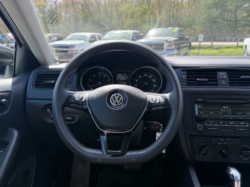 Used 2015 Volkswagen Jetta S image 15