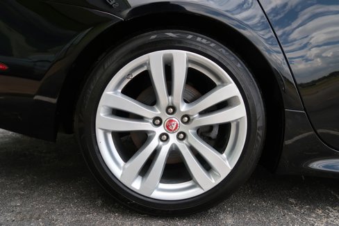 Used 2017 Jaguar XJ R-Sport image 52