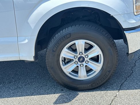 Used 2015 Ford F150 XLT image 12