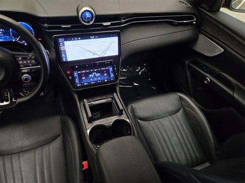 Used 2023 Maserati Grecale GT image 23