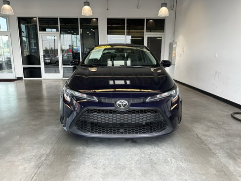 Used 2021 Toyota Corolla LE image 6