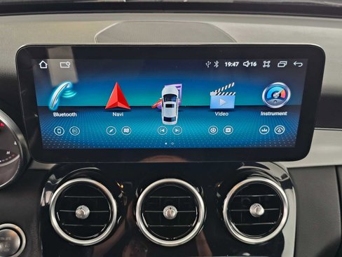 Used 2018 Mercedes-Benz C 300 Sedan w/ Premium Package image 23