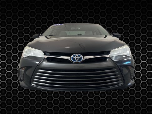 Used 2015 Toyota Camry XLE image 2