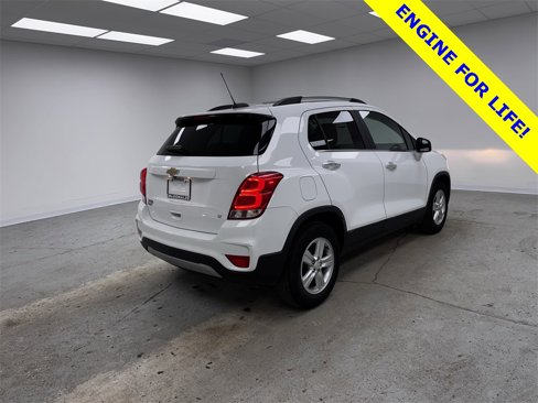 Used 2020 Chevrolet Trax LT w/ LT Convenience Package image 5