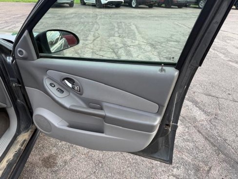 Used 2005 Chevrolet Malibu LS image 22