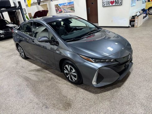 Used 2018 Toyota Prius Prime Premium image 13