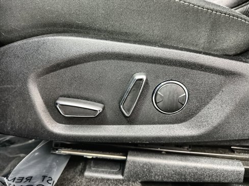Used 2018 Ford Fusion SE w/ Fusion SE Technology Package image 14