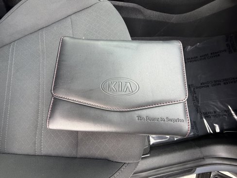 Used 2020 Kia Sorento LX image 37
