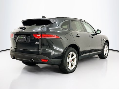 Used 2017 Jaguar F-PACE Premium image 9