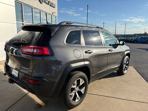 Used 2017 Jeep Cherokee Trailhawk w/ Comfort/Convenience Group image 6