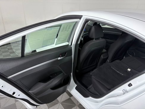 Used 2019 Hyundai Elantra SE w/ Cargo Package image 26