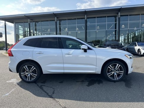 Used 2021 Volvo XC60 T5 Momentum w/ Advanced Package image 8