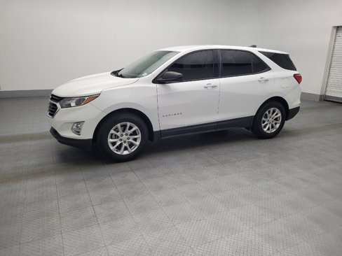 Used 2018 Chevrolet Equinox LS image 2