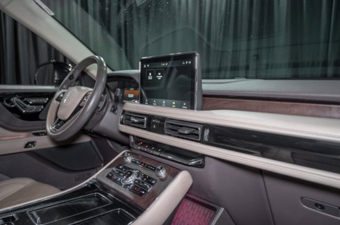 Used 2020 Lincoln Aviator Reserve w/ Equipment Group 201A image 16