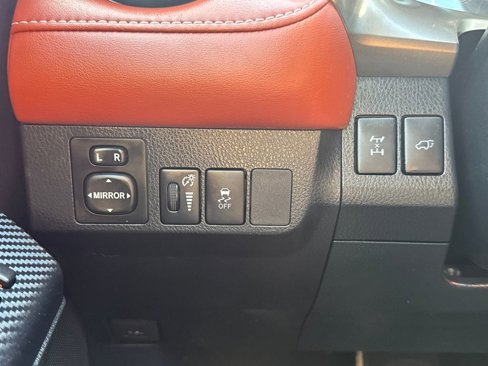 Used 2014 Toyota RAV4 Limited image 31