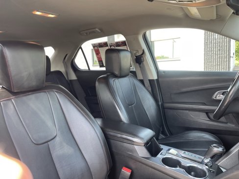 Used 2017 Chevrolet Equinox Premier w/ Enhanced Convenience Package image 32