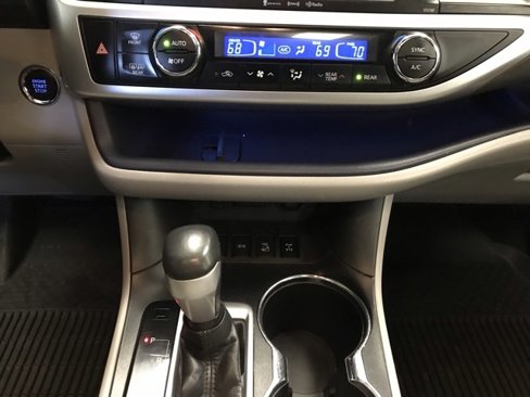 Certified 2018 Toyota Highlander Limited image 17