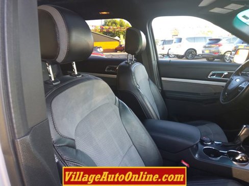Used 2017 Ford Explorer XLT w/ Equipment Group 202A image 30