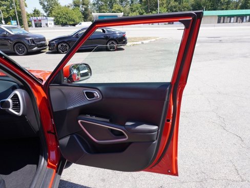 Used 2023 Kia Soul LX w/ LX Technology Package image 22