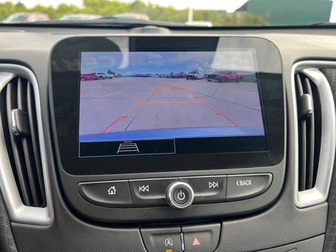 Used 2025 Chevrolet Malibu LT image 14