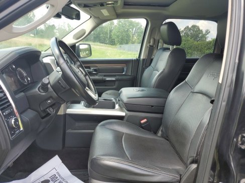 Used 2017 RAM 1500 Laramie w/ Convenience Group image 11