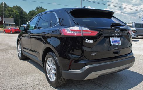 Used 2024 Ford Edge SEL image 9