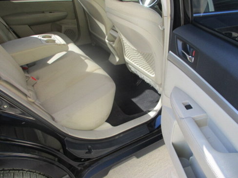 Used 2010 Subaru Outback 2.5i Premium image 21