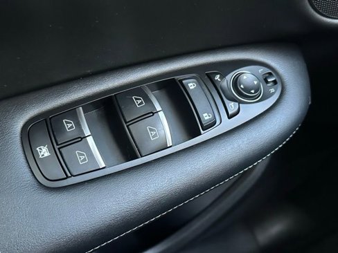 Used 2022 INFINITI QX50 Luxe image 18