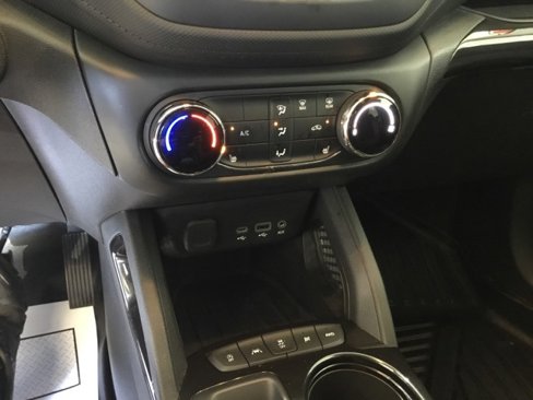 Used 2023 Chevrolet TrailBlazer LT image 35