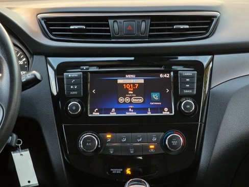 Used 2020 Nissan Rogue Sport S image 20
