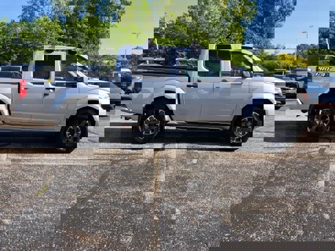 Used 2019 Nissan Frontier PRO-4X image 8