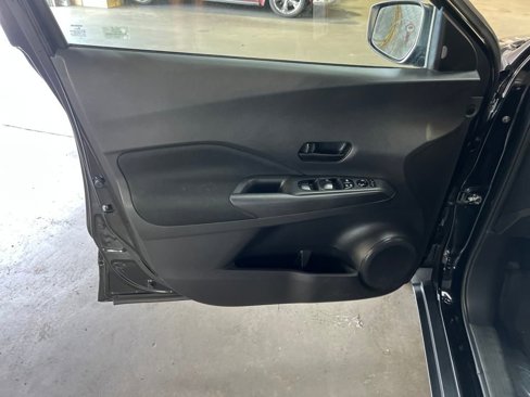 Used 2021 Nissan Kicks S image 10