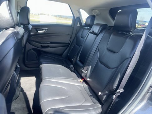 Used 2020 Ford Edge Titanium image 9