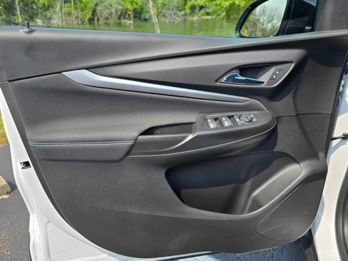 Used 2023 Chevrolet Bolt EUV LT w/ Redline Edition image 16
