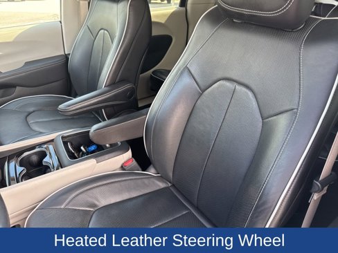 Used 2023 Chrysler Pacifica Limited image 14