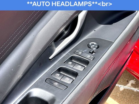 Used 2025 Hyundai Elantra SE image 12