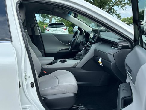 Used 2024 Toyota Venza LE image 14
