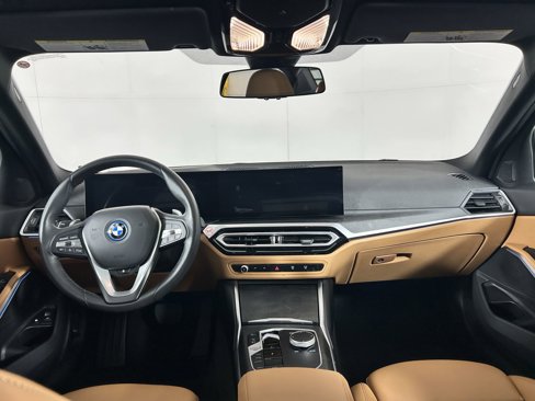 Used 2024 BMW 330e image 13