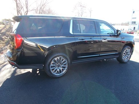 Certified 2023 GMC Yukon XL Denali Ultimate image 9