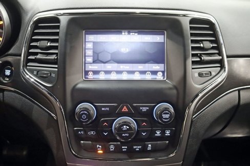 Used 2018 Jeep Grand Cherokee Limited image 17