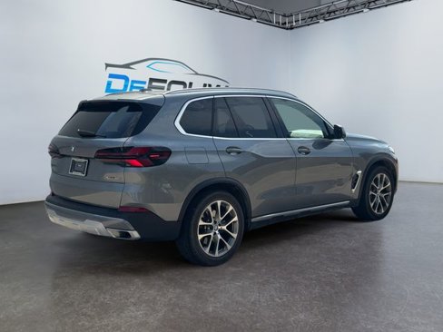 Used 2024 BMW X5 xDrive40i w/ Premium Package image 3