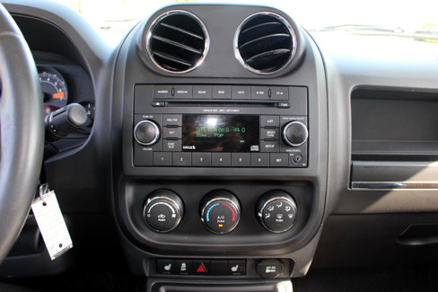 Used 2015 Jeep Patriot High Altitude image 24