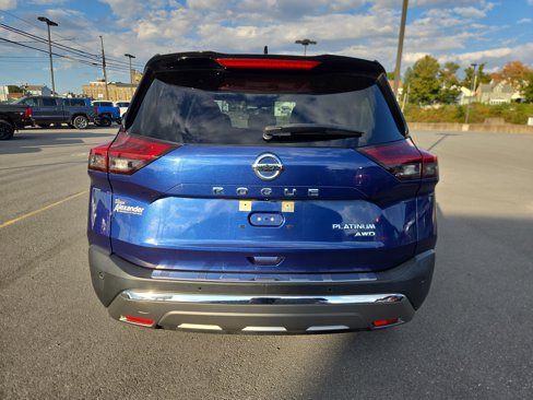 Used 2021 Nissan Rogue Platinum image 4