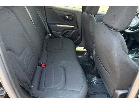 Used 2022 Jeep Renegade Latitude image 18
