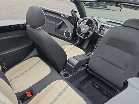 Used 2018 Volkswagen Beetle 2.0T Coast w/ Coast Lighting Package image 13