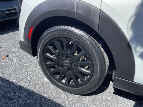 Used 2022 MINI Cooper 4-Door Hardtop image 5