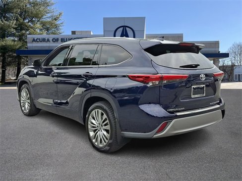 Used 2022 Toyota Highlander Platinum image 4