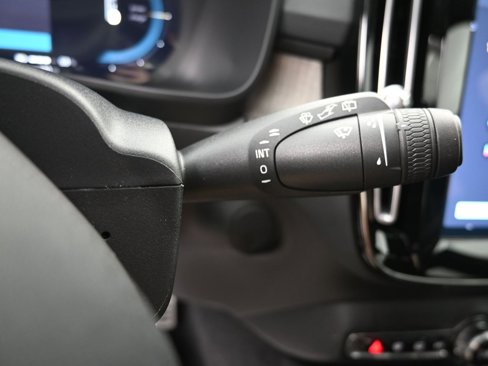 Certified 2022 Volvo XC40 P8 Recharge Ultimate image 19